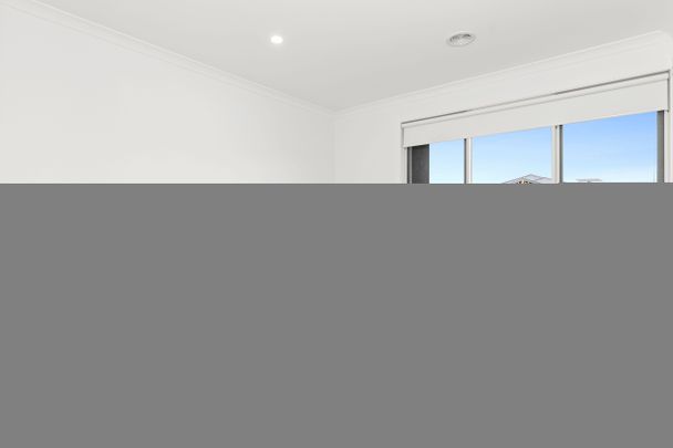 For Rent – Modern Family Home in the Heart of Kalkallo! - Photo 1