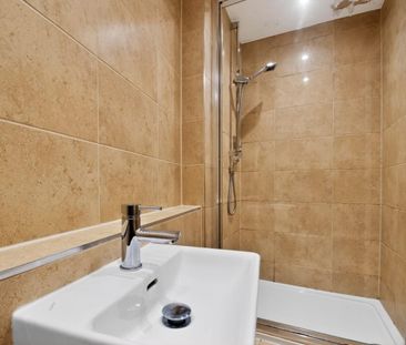 2 bedroom Flat To Let - Photo 6