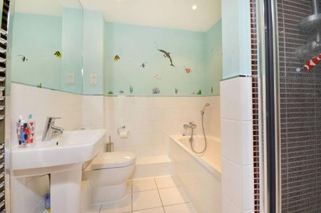 2 bedroom flat to rent - Photo 5