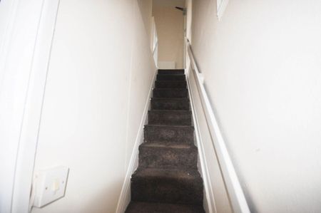Ashburnham Road, Bedford - Photo 5