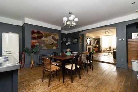 3 bedroom flat to rent - Photo 3