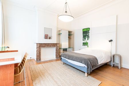 Room at Rue du Viaduc 15 - Photo 3