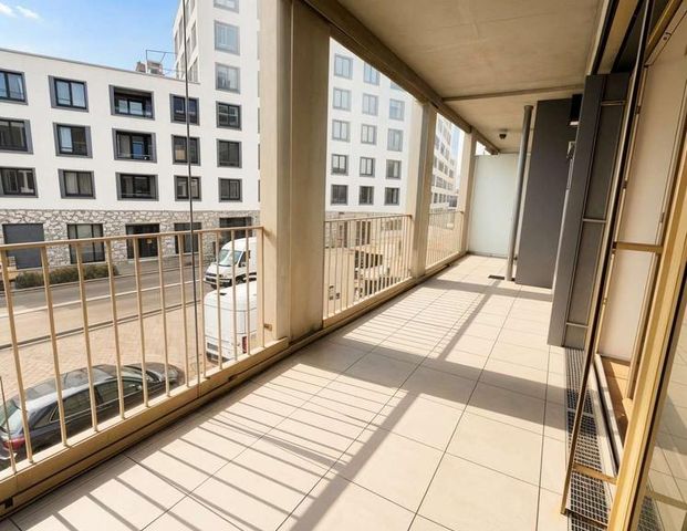 Stilvolle 2-Zimmer-Wohnung mit außergewöhnlicher Loggia – Patio Pasing - ohne Küche - mit TG-Platz - Foto 1