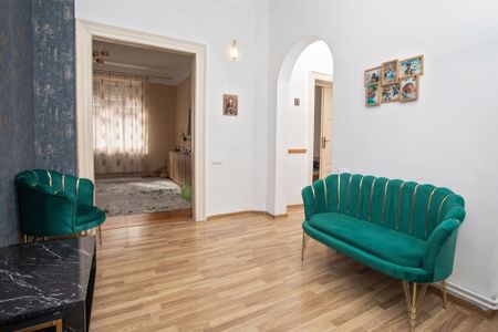 Vilă, singur în curte, central, Oradea 128 mp. 800 E/lu... - Fotografie 2