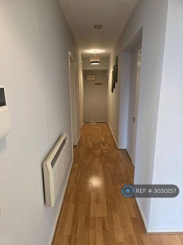 3 bedroom flat to rent - Photo 5