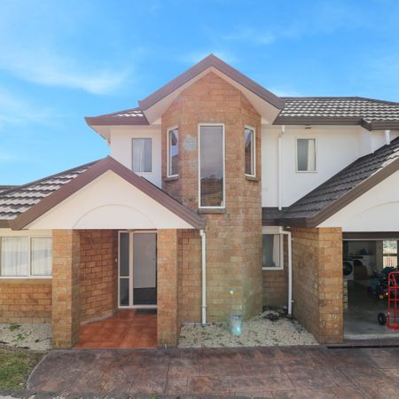 Family Home - Photo 4