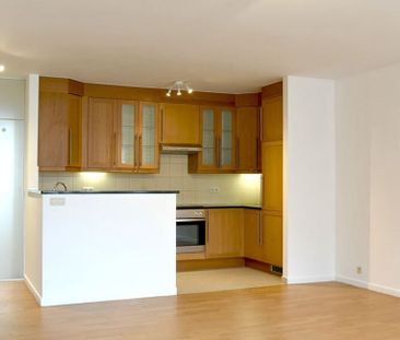 Appartement te huur in Brussel voor € 1.100 met 2 slaapkamers - Photo 2