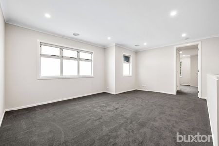 BRAND NEW LUXURIOUSLY APPOINTED 4BEDROOM HOME - Photo 2
