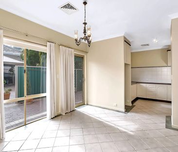 Character Home in Leafy Wembley Downs! - Photo 6