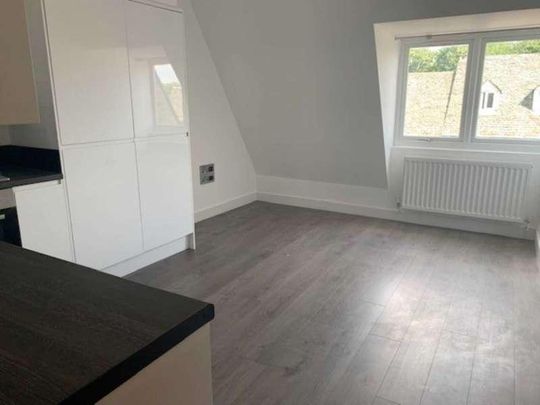 High Street, Witney, OX28 - Photo 1