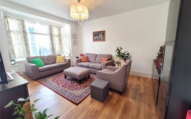 4 bedroom semi-detached house to rent - Photo 1