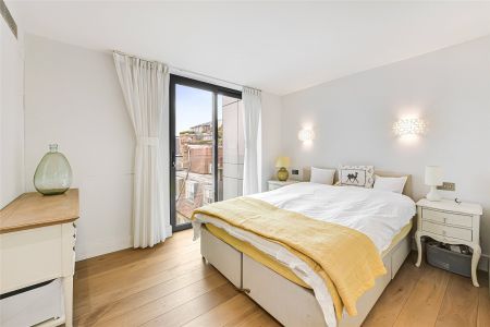 Richmond Buildings, London, W1D flat - penthouse to rent - Photo 2