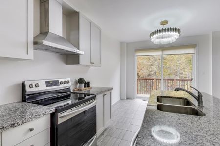 For Lease - 216 Butternut Ridge Trail, Aurora, Ontario - Photo 2