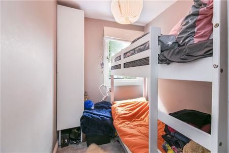 Staveley Gardens, London, W4 2SD - Photo 3