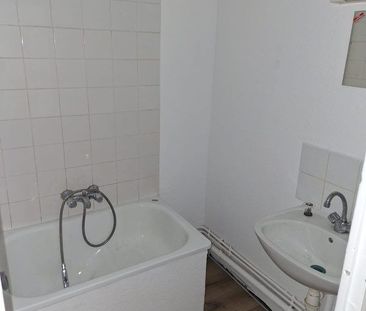 Appartement 1 pièces 29m2 MARSEILLE 1ER 373 euros - Photo 1