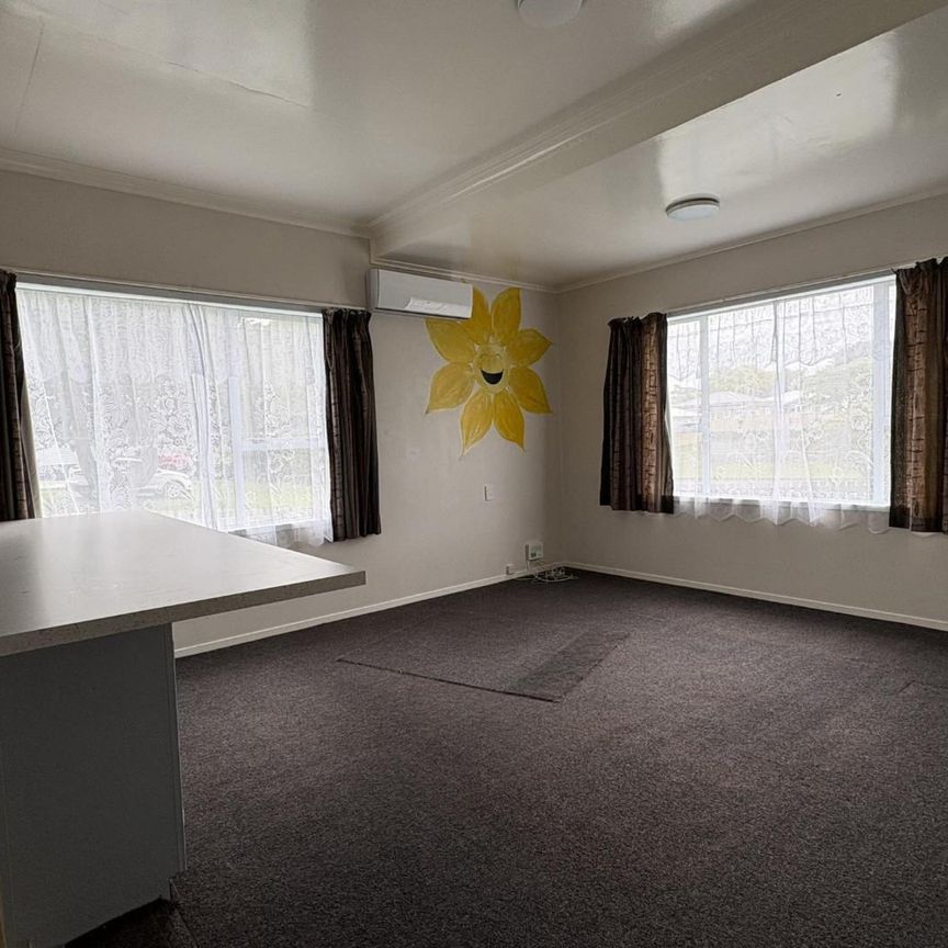 Spacious Two Bedroom Unit - Photo 1