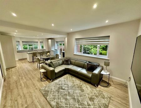 5 Bedroom Detached To Let - Photo 4