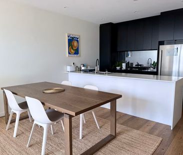 BRILLIANTLY POSITIONED PARTIALLY FURNISHED MODERN APARTMENT - Photo 6