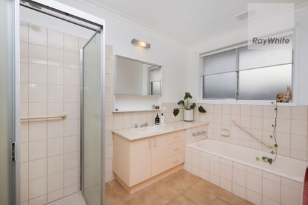 Large & Spacious - Photo 2