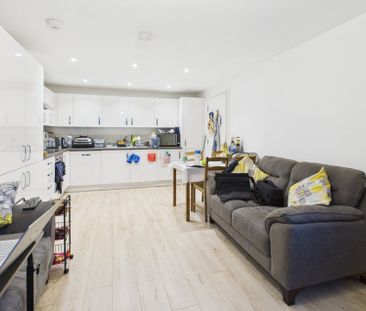 Peel Close, Tatling End, Gerrards Cross,SL9 - Photo 2