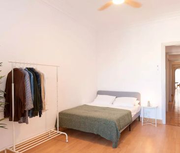 Room for rent in 6-bedroom apartment in Barcelona - Foto 6