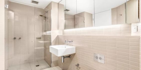 MGM MARTIN - ONE BEDROOM APARTMENT - Photo 3