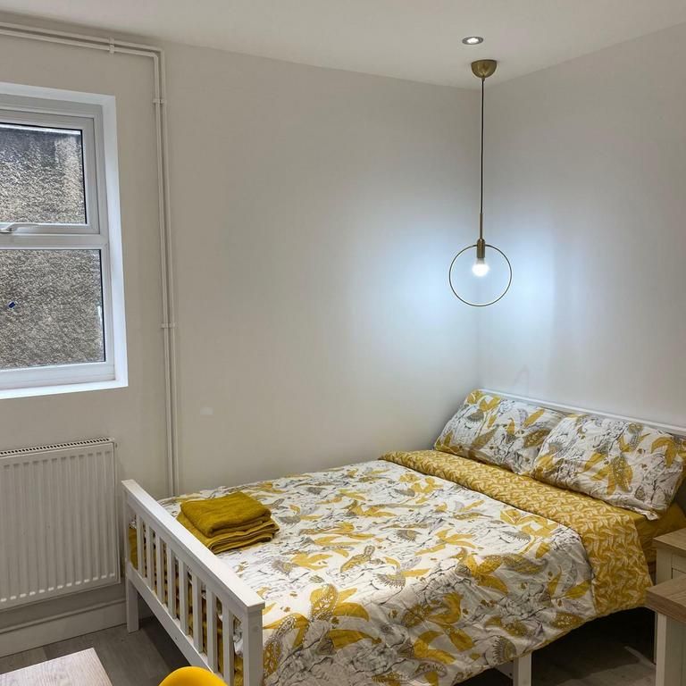 1 bedroom in a house share to rent - Photo 1