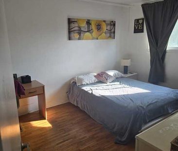 Grand 4 1/2 Chauffe A Louer - Photo 2