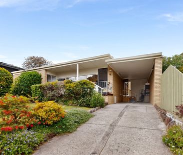 Renovated Three-Bedroom Home in a Quiet Glen Iris Pocket - Photo 6