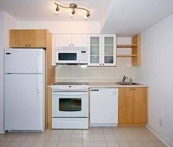 harbourfront living on a budget spacious studio incredible amenities - Photo 1