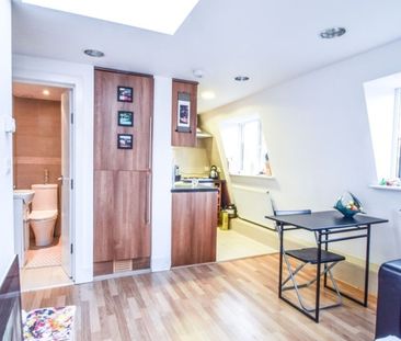 1 Bed Flat, Edith Road, W14 - Photo 1