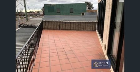 Top floor living at its best! - Photo 4