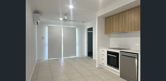 BRAND NEW modern and spacious three-bedroom duplex home. - Photo 2