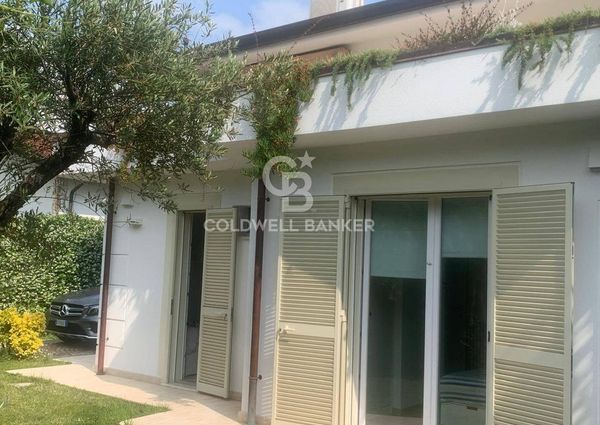 via michelangelo, 73, Forte dei Marmi, Tuscany 55042