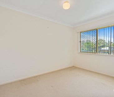 Family Home for Rent in Thorneside - Photo 2