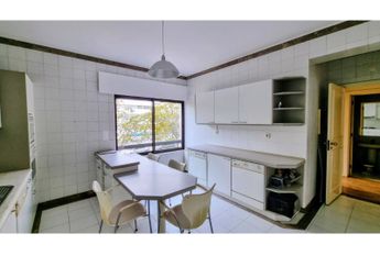 Apartamento T5 em Lisboa