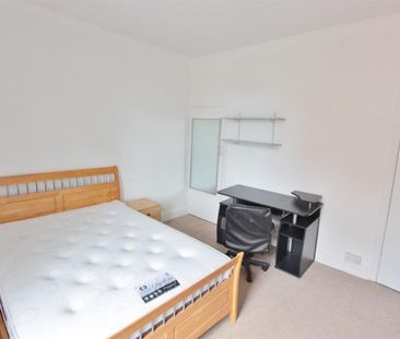 3 bedroom House To Let - Photo 5