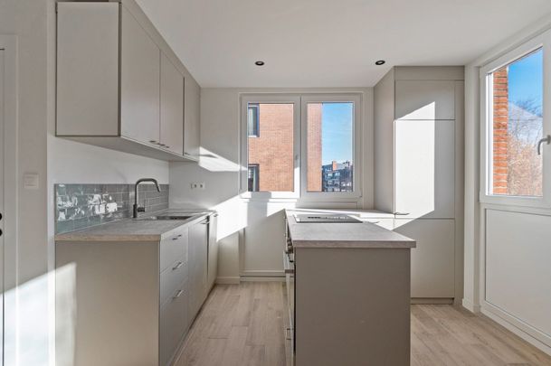 Modern en lichtrijk appartement op toplocatie in Brasschaat - Photo 1