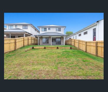 Spacious home in enviable location - Photo 4