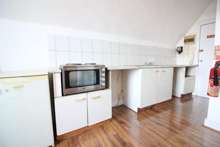 Hanger Lane, London - Photo 3