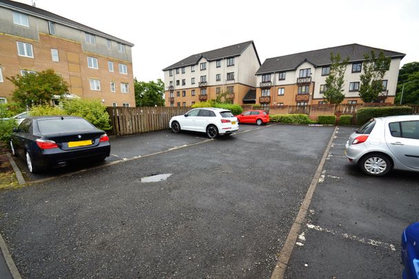 2 bed flat to rent in Bobbins Gate, Paisley, PA1 - Photo 1