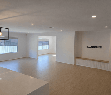 Walk to CS Square. Premium Family Living. - Photo 2