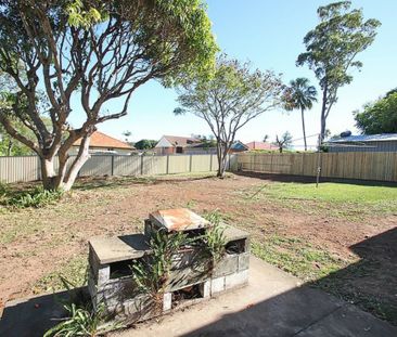 LAWNTON COTTAGE - WALK TO TRAIN - Photo 2