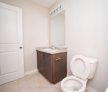 Townhouse For Lease | X8135394 - Photo 2