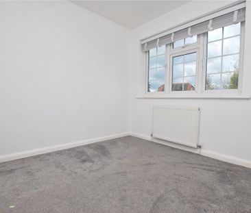 3 bedroom end of terrace house to rent - Photo 1