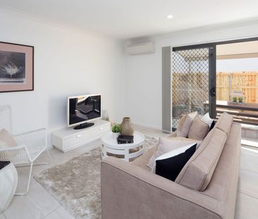 MODERN STYLISH TOWN HOUSE IN MANSFIELD STATE HIGH CATCHMENT - Photo 1