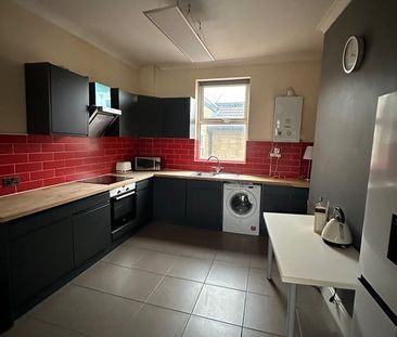 Room in a Shared Flat, Cinnamon Apartments, SW19 - Photo 5