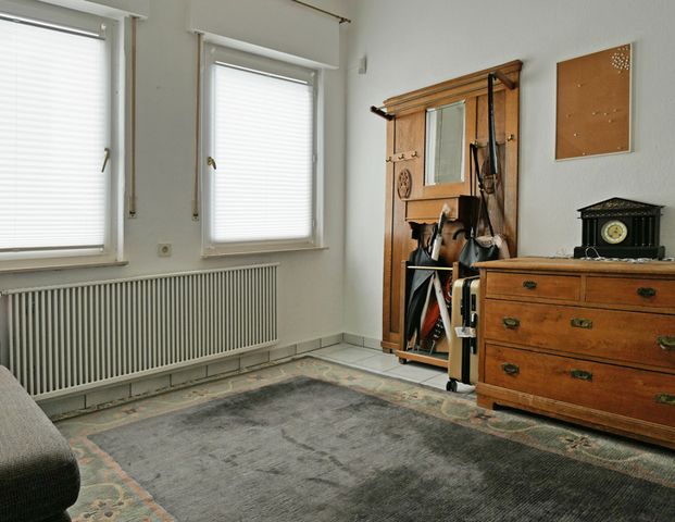 Bahnhof und Innenstadt direkt um die Ecke ! -Freie WG-Zimmer in 5er-Mädels-WG! - Photo 1