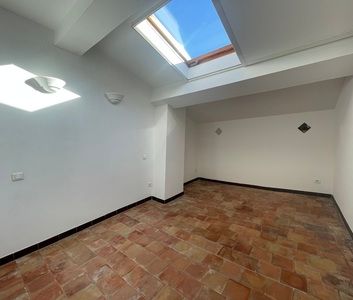 Location Appartement 2 pièces 40m² BESSE SUR ISSOLE 83890 - Photo 4