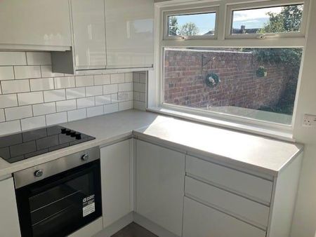 2 bedroom terraced house to rent - Photo 5
